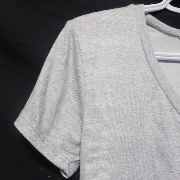 BLUENOTES, small, Two soft V Neck short sleeve shirts with pocket, GUC - Picture 13 of 14